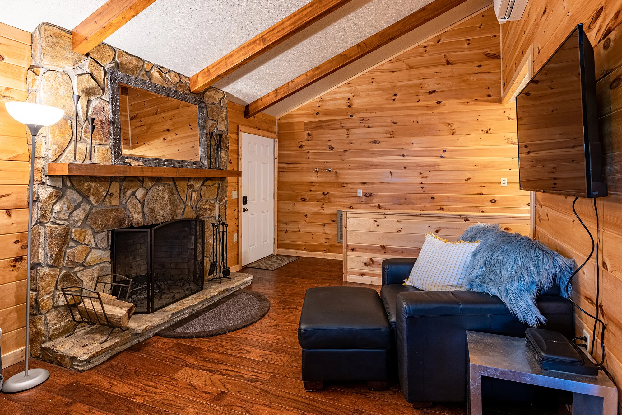 Lakeside Mountain Cabin | NC Mountain Cabin Rental - Lakes End